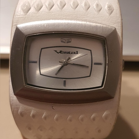 Vestal Accessories - 🦋10/$20🦋 Vintage Vestal Zurich Silver/White Leather Women's Watch